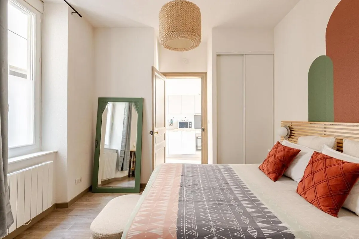 Jade Super Cozy Apartment With Free Parking Roanne 0*,  France